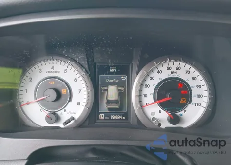 2017 Toyota Sienna Se 8 Passenger z USA, uszkodzony, nr VIN 5TDXZ3DC7HS793784